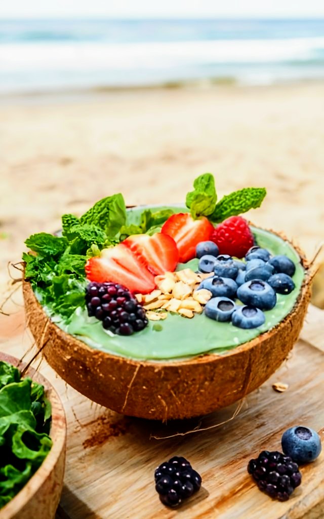 Vegan Smoothie Bowl Kale Berries Caavakushi