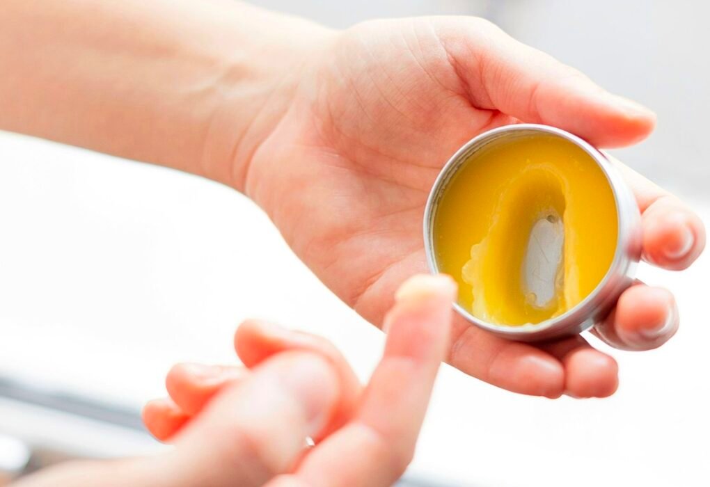 3 Ingredient DIY Homemade Vegan Lip Balm Recipe Caavakushi