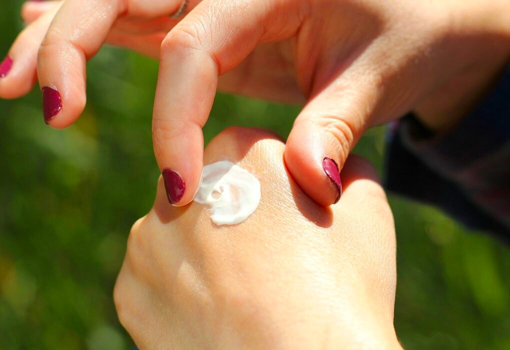 Vegan Shea Butter Hand Cream Recipe Repairs & Protects Damaged Skin From Aging Caavakushi