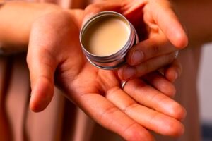Cracked Heel Balm Recipe For Damaged  Sandpaper Feet (Vegan) Caavakushi