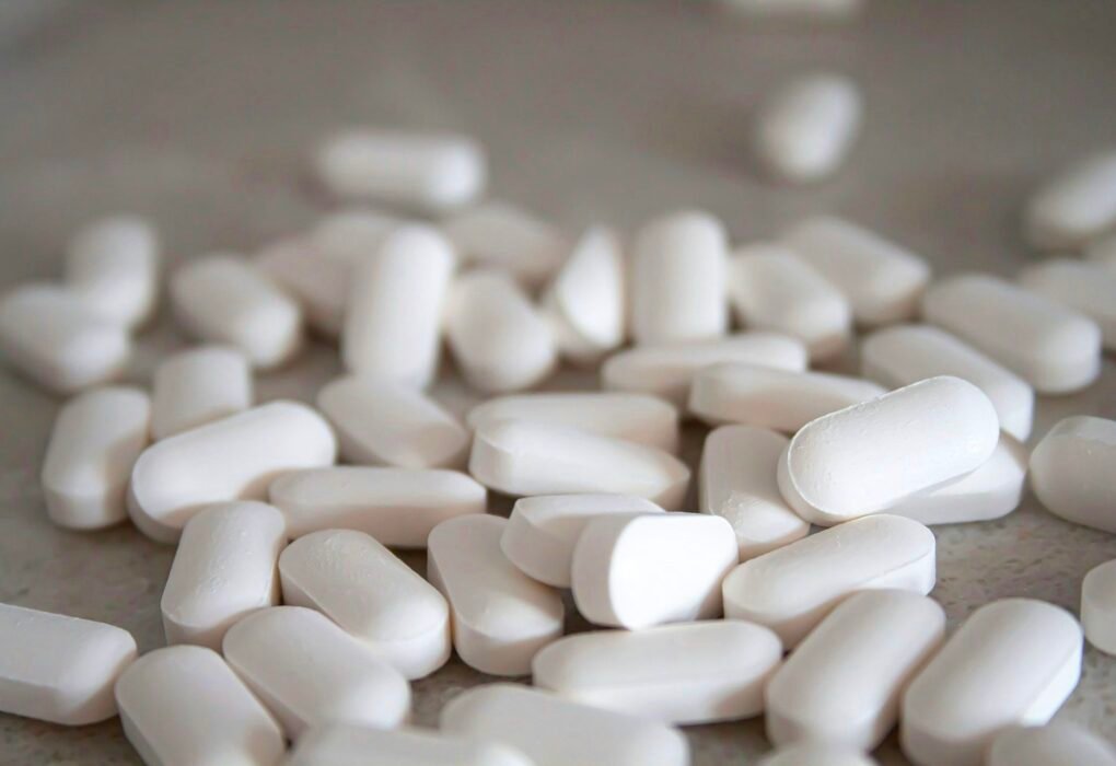 How Do Vegans Get Enough B12 And Iron Without Supplements? Caavakushi