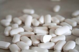 How Do Vegans Get Enough B12 And Iron Without Supplements? Caavakushi