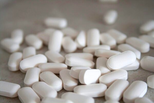 How Do Vegans Get Enough B12 And Iron Without Supplements? Caavakushi